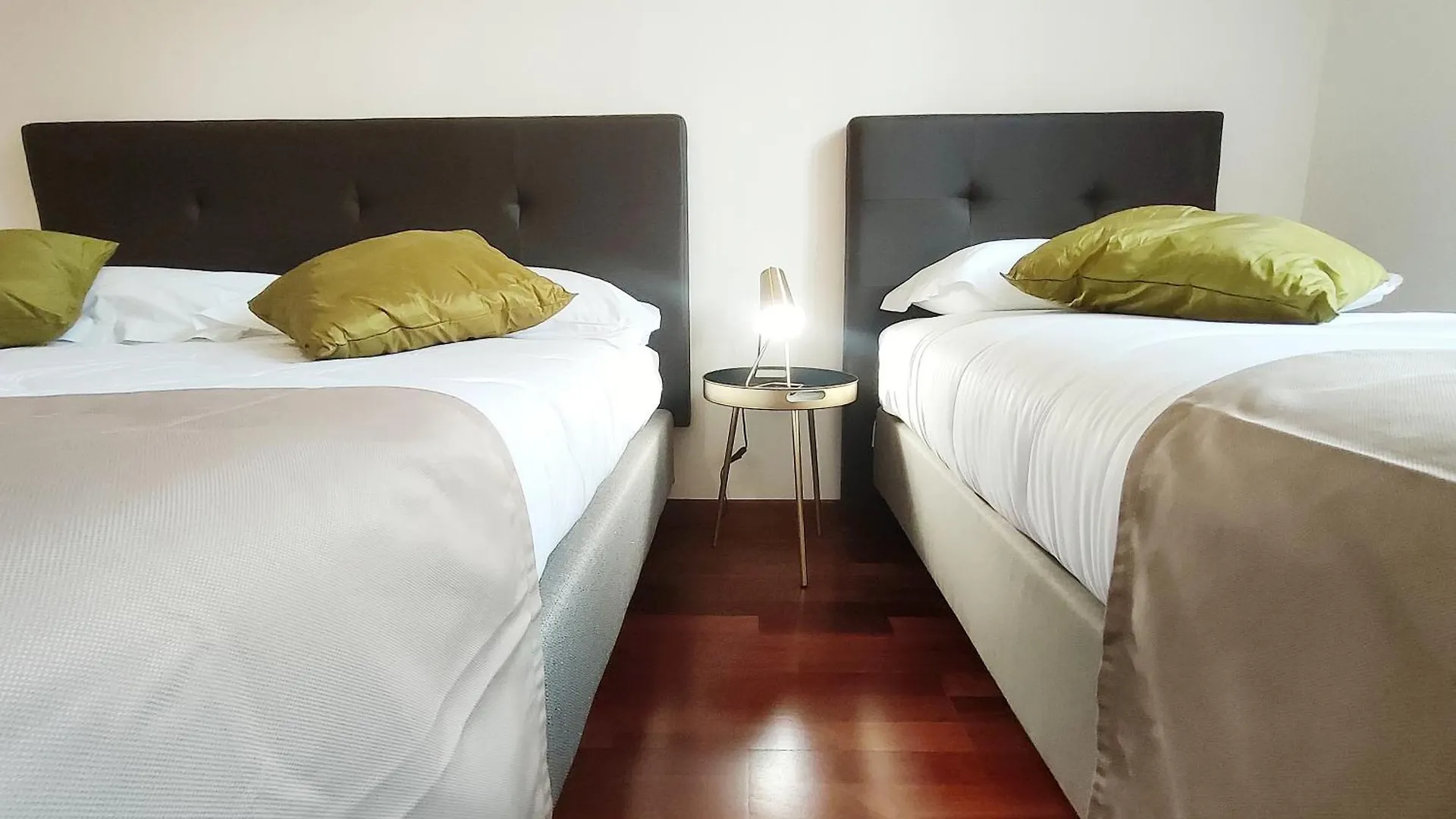 Apartment Rome In Style Colosseum Italy