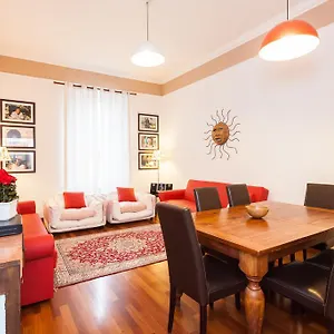 Apartment Hospitalityrome Domus Colosseo, Rome